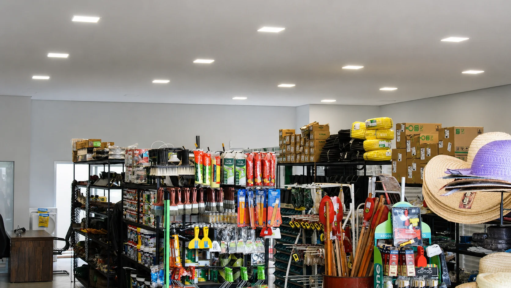 Foto 3 da estrutura, produtos e estoque da Nogueira Materiais de Construção em Sinop MT