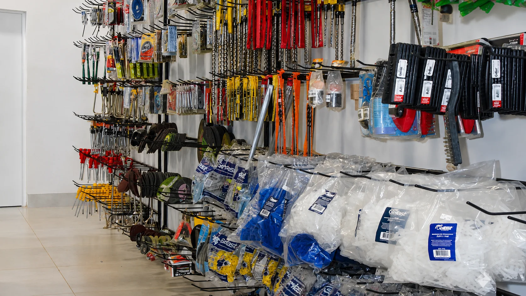 Foto 8 da estrutura, produtos e estoque da Nogueira Materiais de Construção em Sinop MT